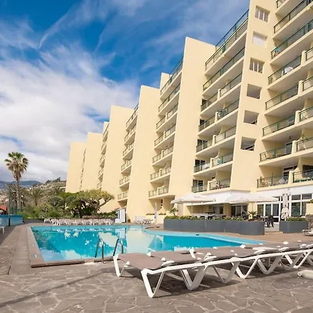 Penthouse On Praia Formosa Beach Apartment *